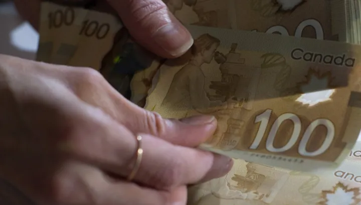 نتایج یک نظرسنجی: جعل هویت دولتی و فیشینگ مهم‌ترین کلاه‌برداری‌های مالی در کانادا هستند